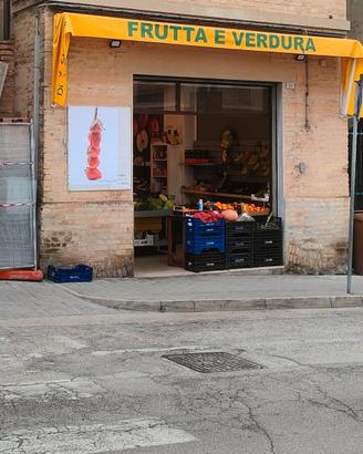 Frutta e verdura attività alimentari a Fermo