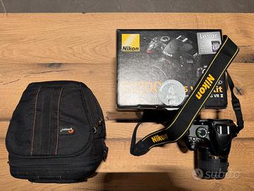 MACCHINA NIKON D-3200 e kit obiettivi NIKKOR