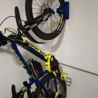 Porta bici da parete