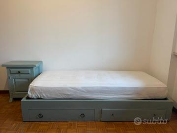 Kit letto con cassetti,comodino,materasso e 3 reti