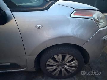 Parafango destro Citroen C3 Picasso anno 2013