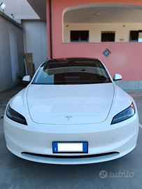 TESLA MODEL 3 PREMIUM – 03/2025