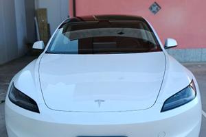 TESLA MODEL 3 PREMIUM – 03/2025