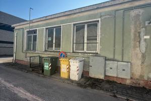 Locale 170 mq uso officina / laboratorio / deposit