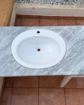 Piano da bagno in marmo con lavabo da incasso