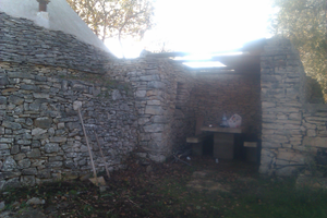 Trullo con terreno e uliveto