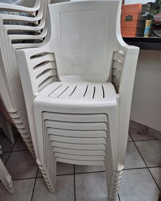 sedie in plastica impilabili