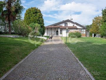 Villa/Villa d'Epoca - Colloredo di Monte Albano