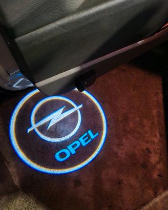 Una luce che stupisce per tuo Opel.