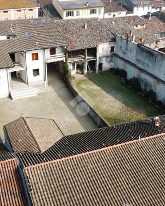 2 LOCALI A BARBARIGA