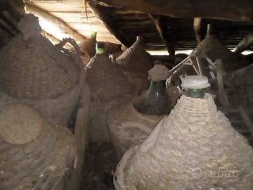 Damigiane vintage e bottiglie vintage