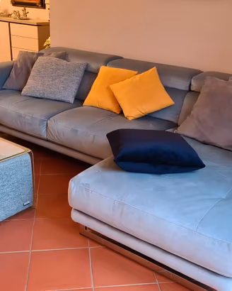 Divano letto con chaise longue Divani e Divani