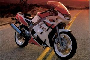Yamaha FZR 600