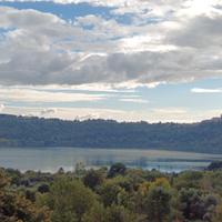 Terreno con affaccio sul lago di Nemi