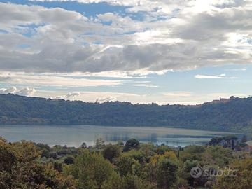 Terreno con affaccio sul lago di Nemi
