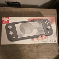 Nintendo switch lite pari a nuova + giochi inclusi