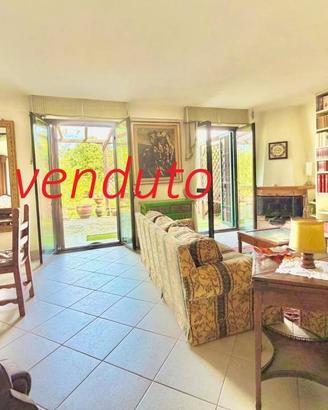Villetta a schiera di 289 m² con più di 5 locali e