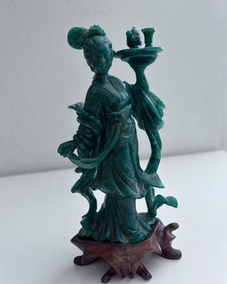 Statuina Cinese in Giada con base in legno.