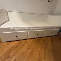 Letto singolo con letto estraibile e cassetti