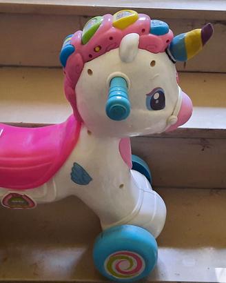 giochi e attrezzature per bambina