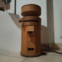 mulino con macina a pietra 