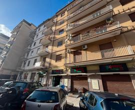 Pressi L. Da Vinci Locale di 340 mq