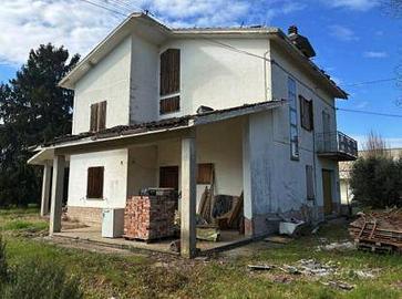 Immobile in asta di 283 m² con 5 locali a Finale E
