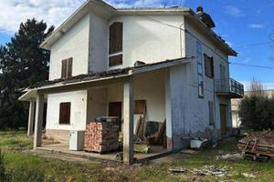Immobile in asta di 283 m² con 5 locali a Finale E