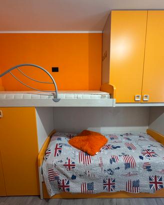 Letto a castello con armadio e letto estraibile