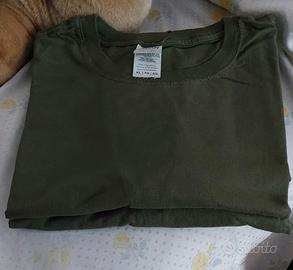   Due  2  T-shirt verde militare XL