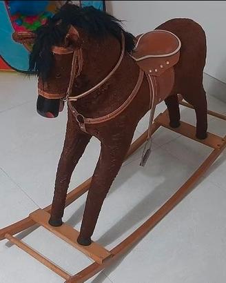 Cavallo a dondolo