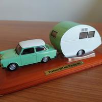 Trabant 601 con roulotte 