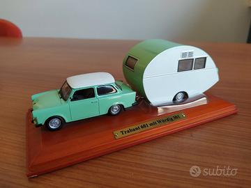 Trabant 601 con roulotte 