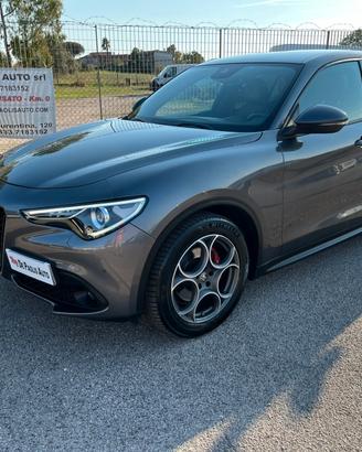 Alfa Romeo Stelvio 2.2 Turbodiesel 160 CV AT8 RWD 