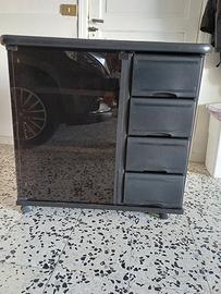 portatelevisore con rotelle