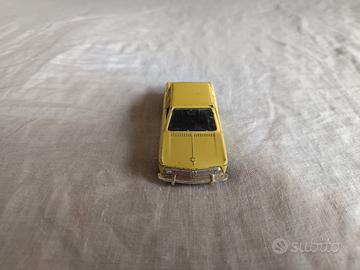 BMW 2002 EL46  1/43
