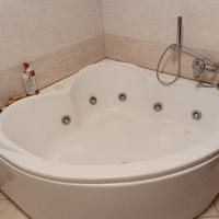 vasca da bagno angolare con idromassaggio 