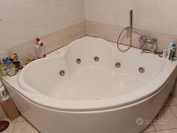 vasca da bagno angolare con idromassaggio 