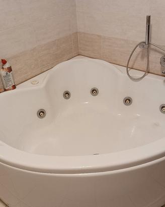 vasca da bagno angolare con idromassaggio 