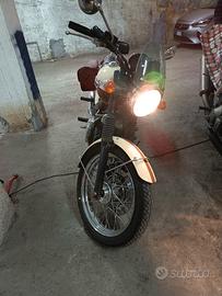 Triumph Bonneville - 2011