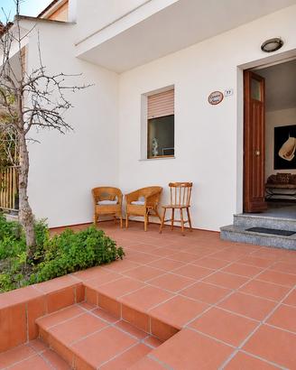 Casa indipendente con cortile a 5 minuti dal mare
