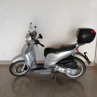 Aprilia Scarabeo 125 - 2010