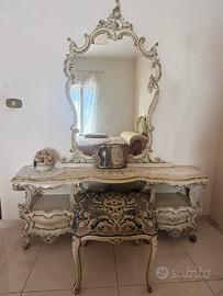 Mobile stile barocco veneziano.