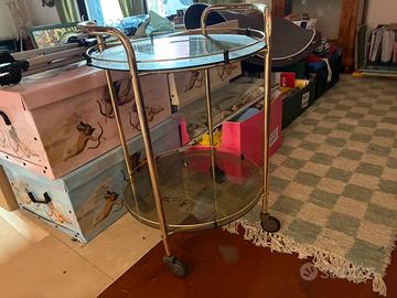 Tavolinetto e angolare ottonati