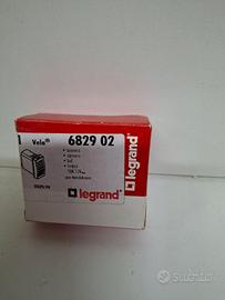 legrand vela 