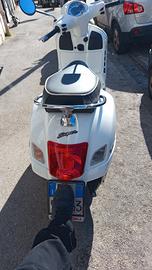 vespa GTS 300 km 0