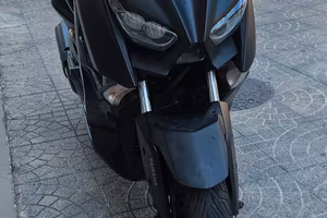 XMAX 300
