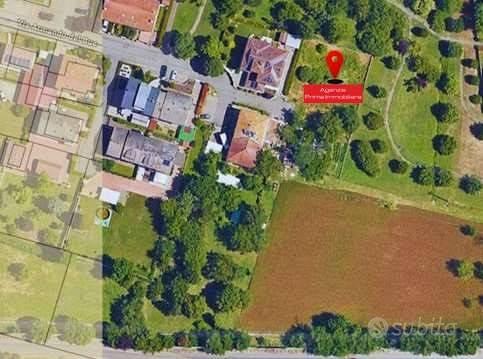 Terreno di 1000 m² a Reggio Emilia - Altro