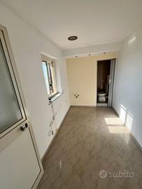 Piccolo ufficio panoramico