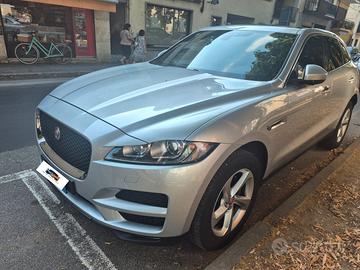 Jaguar F-Pace 2.0 D 180 CV Prestige